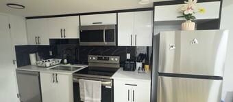 Luxurious Brand New 1 BDRM Legal Basement Suite