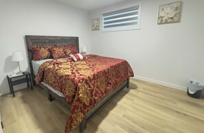 1 bedroom, desk, iron/ironing board, WiFi