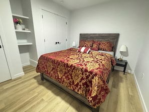 1 bedroom, desk, iron/ironing board, WiFi
