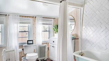 Hårføner, håndklær, såpe og toalettpapir