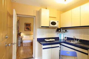 Private kitchen - Cozy & Clean Studio in the Junction (Toronto)