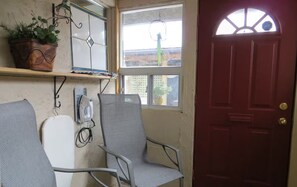 Interior - Cozy & Clean Studio in the Junction (Toronto)