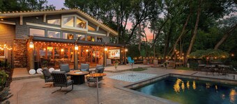 Private Grand Lodge with pool, lake & pickleball courts