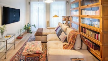 Casa Deluxe, vista al patio | Área de sala de estar