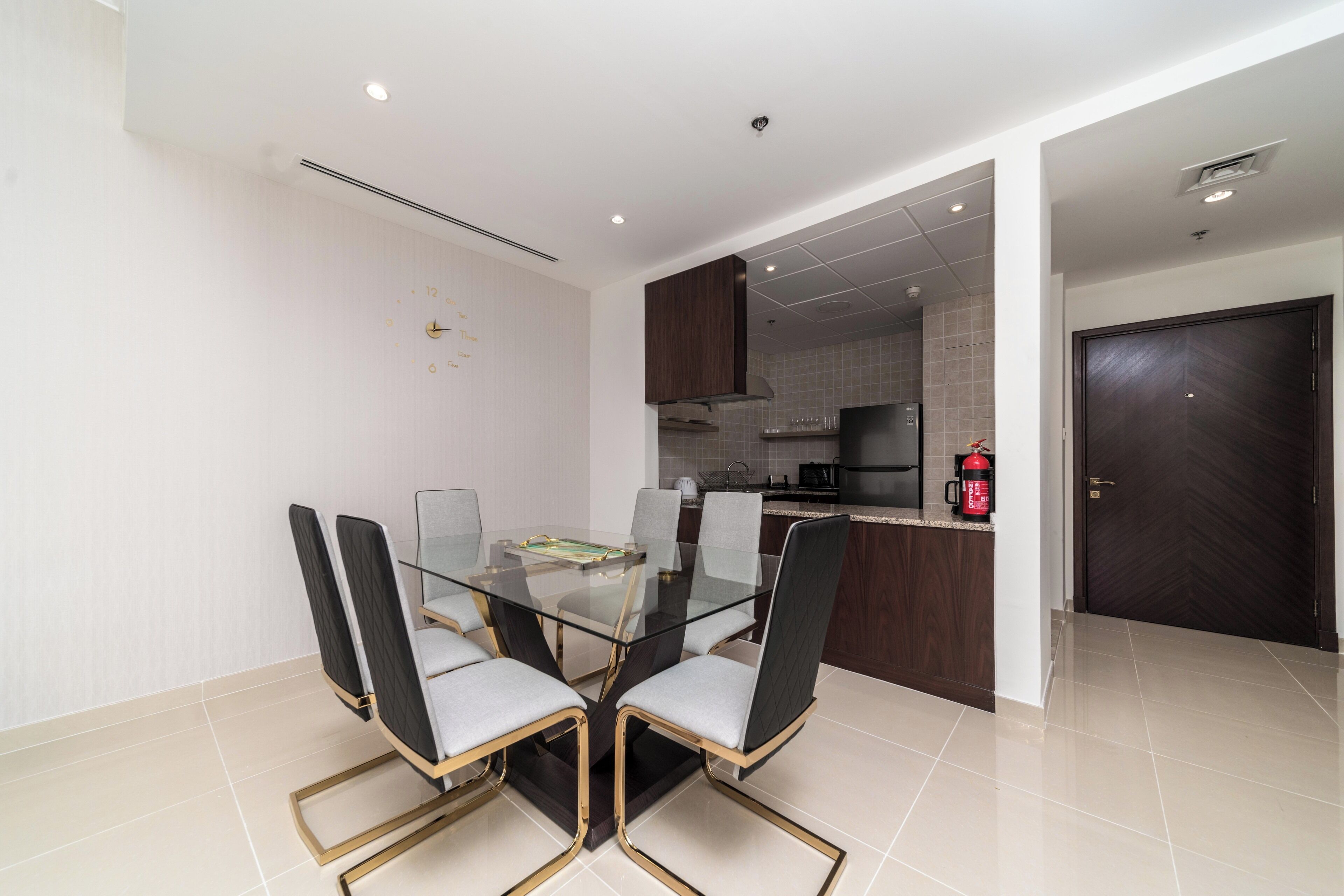 Design Apartment, Non Smoking, Beach View | Dining room