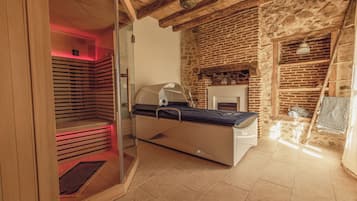 Sauna y tina de hidromasaje