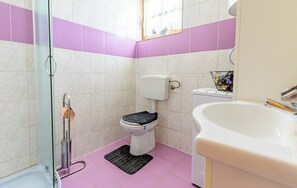 Free toiletries, hair dryer, slippers, towels - Vita Natura house in wonderful Rukljevina with sauna and jacuzzi (Rukljevina)
