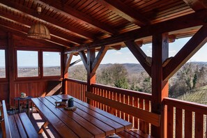 Outdoor dining - Vita Natura house in wonderful Rukljevina with sauna and jacuzzi (Rukljevina)