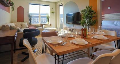 2 King Beds, Long Stays Welcome