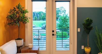 Perfect for long stays, walk to downtown, king bed