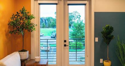 Perfect for long stays, walk to downtown, king bed