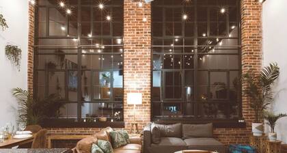 Cozy Mill Loft w/ 2 king beds, huge windows
