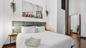 Desk, iron/ironing board, WiFi, bed sheets