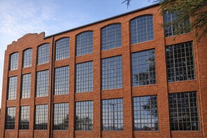 Exterior - Spacious Loft w/ 2 King Beds + Pool & Gym (Spartanburg)