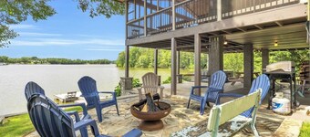 3/2 Lake Front - Hot Tub - 2 King Beds - Sleeps 8