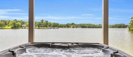 Tina de hidromasaje al aire libre