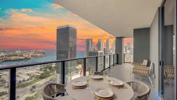 Comfort Apartment, 3 Bedrooms, Balcony, Bay View | Balcony