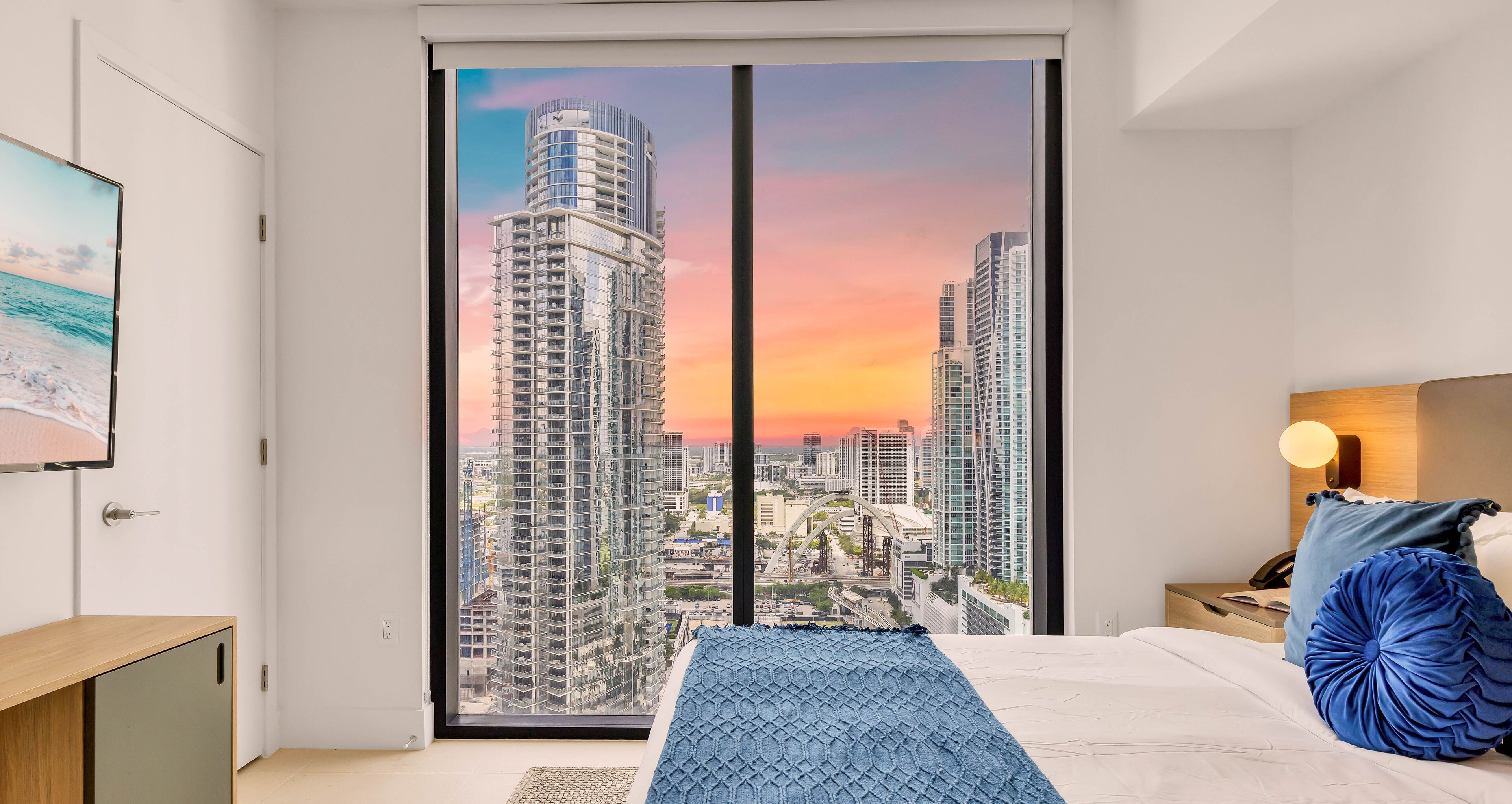 Apartamento clássico, 1 quarto, sacada, vista para a cidade | Espaço de trabalho para notebook, Wi-Fi de cortesia