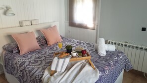 3 chambres, fer et planche à repasser, lit parapluie, Wi-Fi gratuit