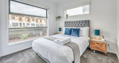 StayAU Fresh Modern 5BR Retreat Netflix in Berwick