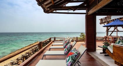 Private Island Retreat with Natural Pool & 360° Ocean Views - Near Cartagena