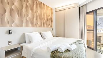 Appartamento | 1 camera, una cassaforte in camera, una scrivania, postazione laptop