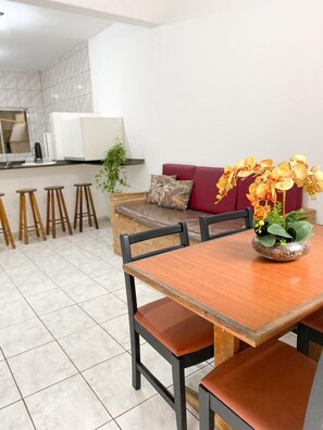 Family Apartment | Living area - Condomínio Gelatti (Ubatuba)