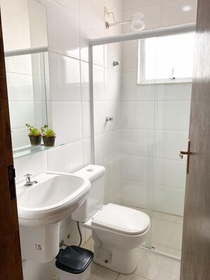 Family Apartment | Bathroom - Condomínio Gelatti (Ubatuba)