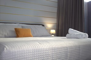 3 bedrooms, in-room safe, iron/ironing board, free WiFi