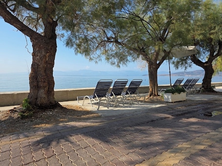 Terrace/patio. Garden apartment 20m from the sea