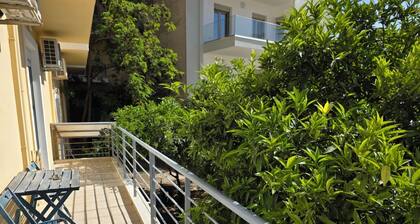 Garden apartment 20m from the sea