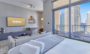 Superior Studio, City View