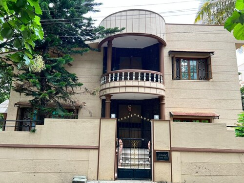 3 AC -bedroom luxurious bungalow in Byrathi with fitness  equipments &WiFi