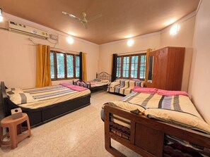 3 bedrooms, iron/ironing board, travel cot, free WiFi