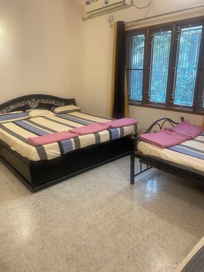 3 bedrooms, iron/ironing board, travel cot, WiFi