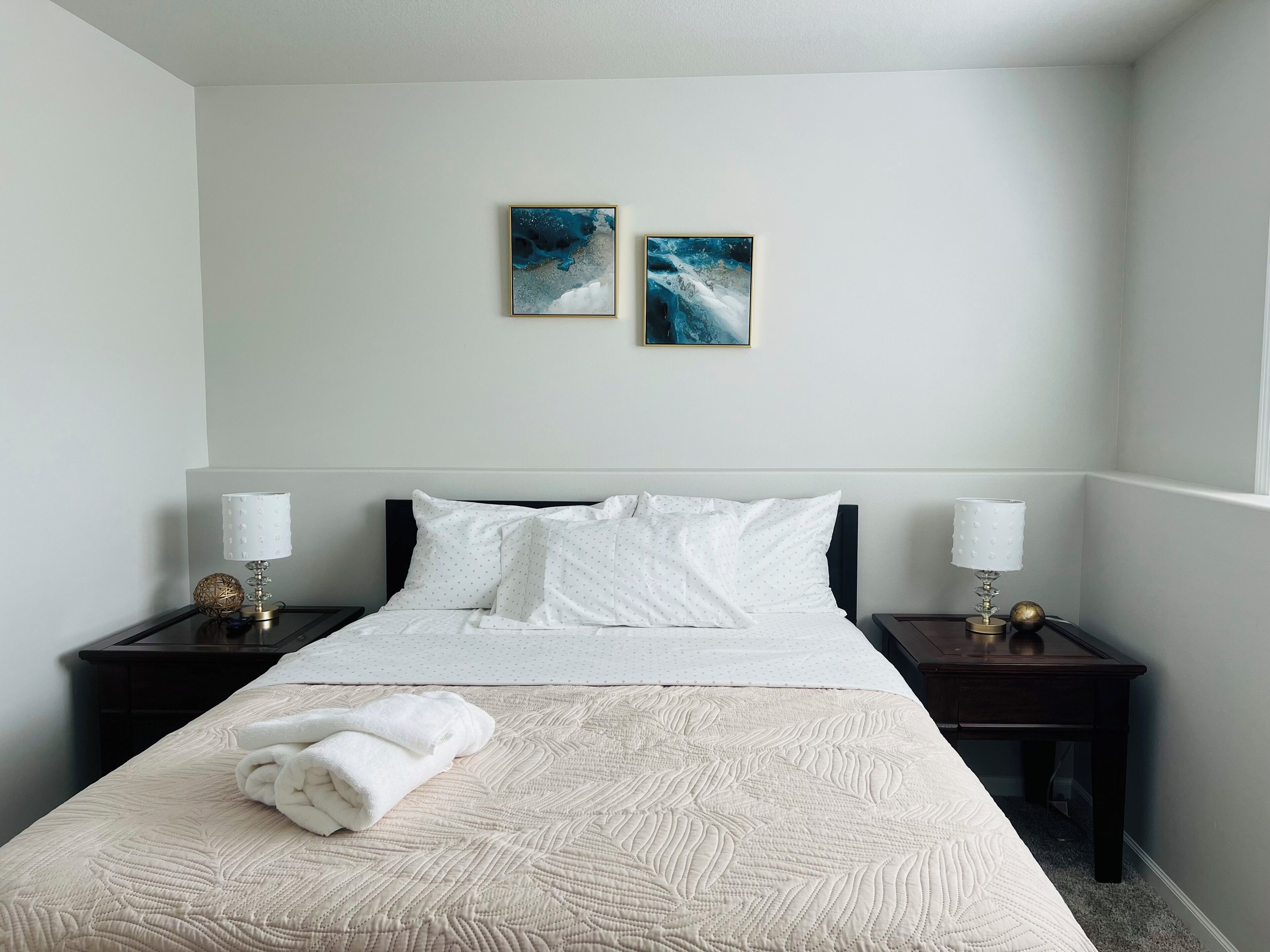 3 bedrooms, iron/ironing board, WiFi, bed sheets