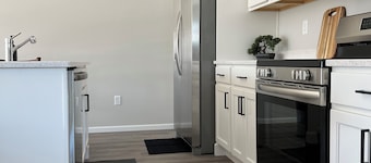 3-bedroom twin home in fabulous Fargo with WiFi, AC. Start your adventure