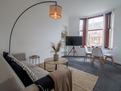 Pass the Keys | Stay in Glasgow South