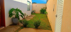 Property grounds - Charming and peaceful home in Montes Claros (Morada So Sol Montes Claros)