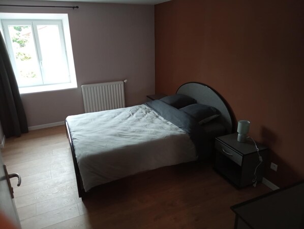3 bedrooms, free WiFi, bed sheets