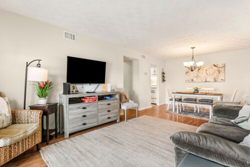 6375 Fernandina Shores - Pool. Quick Walk to Beach & Dining. Ground Floor