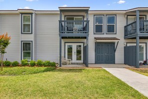 Exterior - 6375 Fernandina Shores - Pool. Quick Walk to Beach & Dining. Ground Floor (Fernandina Beach)