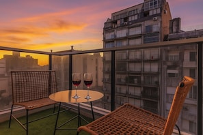 Appartement Deluxe, balcon, vue ville | Vue de la chambre