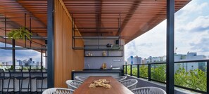 Outdoor dining - Breeze Residence By Carpediem (João Pessoa)