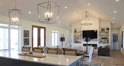 Water View Vacation Home Located in Rustico- Subdivision Access To Beach.