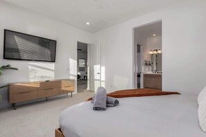 4 makuuhuonetta, silitysrauta/-lauta, Wi-Fi, vuodevaatteet