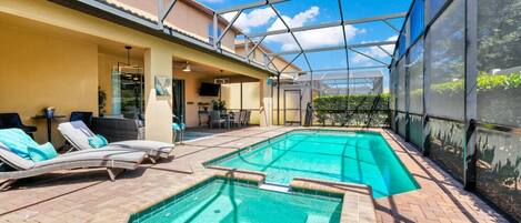 Lämmitetty uima-allas