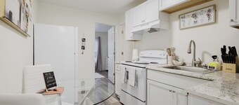 Space That Feels Homely Newly Renovated Unit 2  Your Perfect Home Away from Home