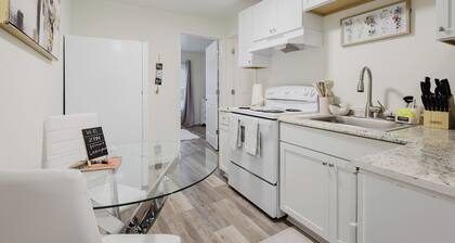Space That Feels Homely Newly Renovated Unit 2 Your Perfect Home Away from Home