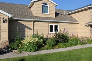 Exterior - Terrific 3-bedroom house on the beautiful Clark Fork River (Garrison)